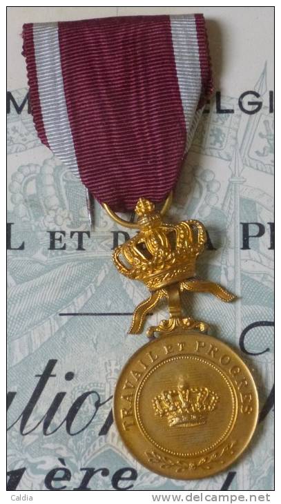 Belgique Belgium 3 X  Médaille Medal  1946 " TRAVAIL "  1ère Classe - Belgium