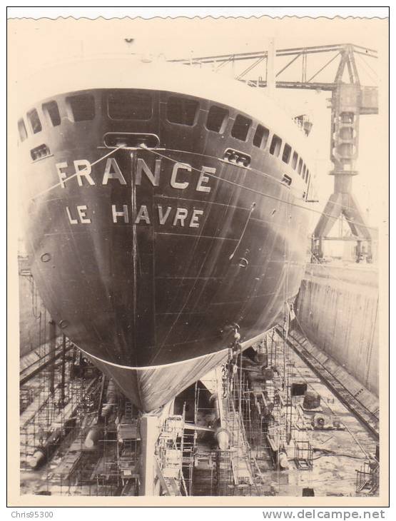 PHOTO - PAQUEBOT FRANCE EN CONSTRUCTION - LE HAVRE - CHANTIERS DE SAINT NAZAIRE - BATEAU - Barcos