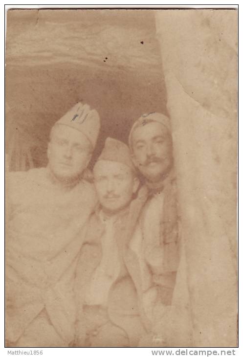Photo Originale Juillet 1916 VILLE-SUR-TOURBE - Soldats à L'entrée D'un Abri (A24, Ww1, Wk1) - Ville-sur-Tourbe