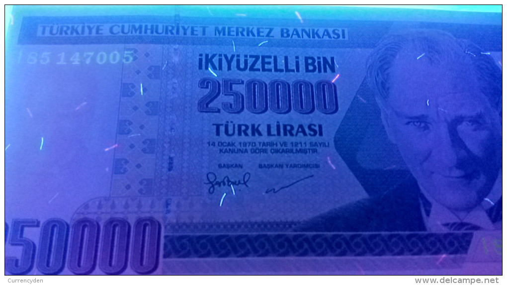 Turkey P211, 250,000 Lira, Ataturk / Kizikale Fort $3 - Turkey