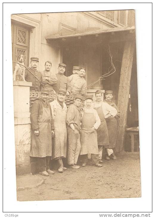 Carte Photo : Militaires ( Dont Certains En Tenue D'ouvriers ) - A Situer - Guerre 1914-18