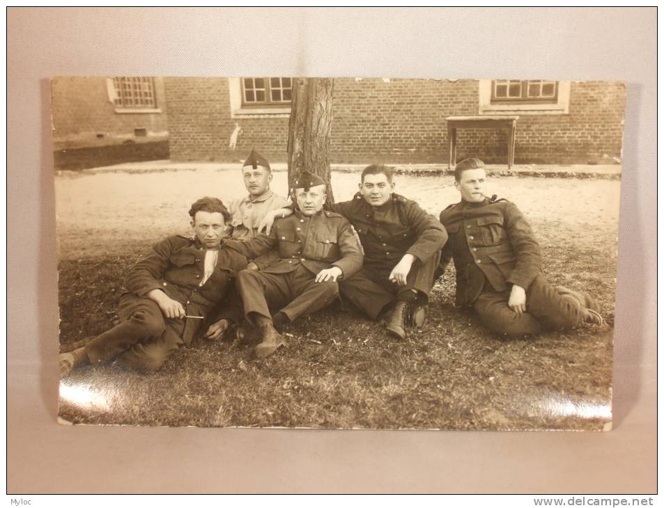 Photo Carte. Militaires Au Repos. - Krieg, Militär