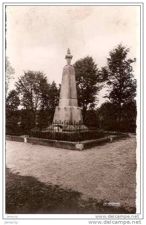 MONUMENT DE DOUAUMONT. REF 10122 - Kriegerdenkmal