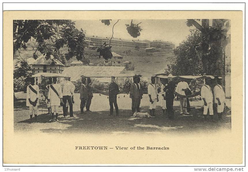 Carte Postale Ancienne Sierra Leone - Freetown. View Of The Barracks - Caserne, Militaires - Sierra Leone