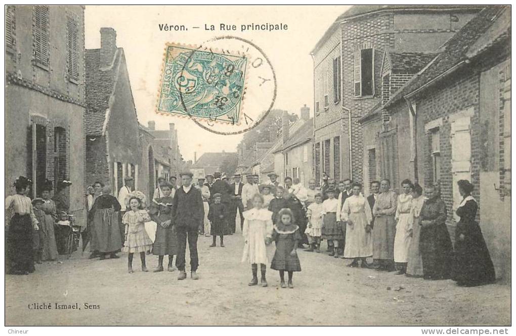 VERON LA RUE PRINCIPALE - Veron