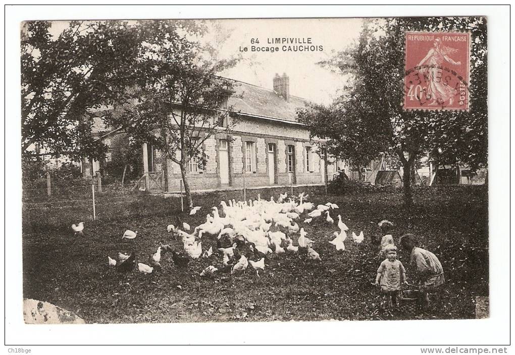 CPA  :  76 - Seine Maritime : Valmont - Limpiville  : Le Bocage Cauchois : Ferme , Enfants Devant Un Groupe De Poules - - Valmont