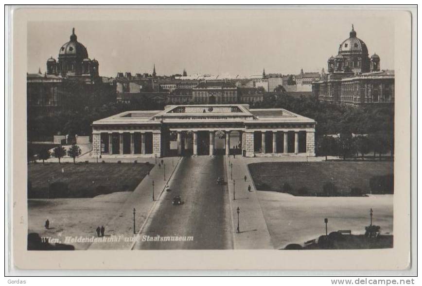 Austria - Wien - Heldendenkmal Und Staatsmuseum - Musées