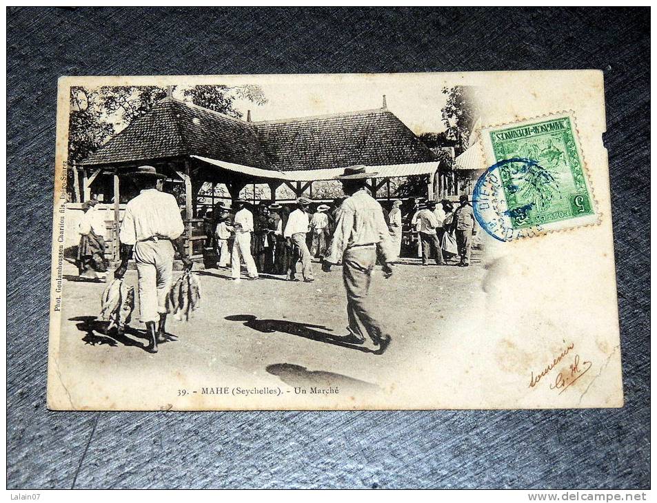 Carte Postale Ancienne : SEYCHELLES : MAHE , Un Marché Avec Timbre - Seychellen