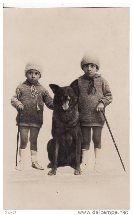 Carte Postale Photo Jeunes Enfants Et  Le CHIEN à BAR-LE-DUC (Meuse) - Animaux  - VOIR 2 SCANS - Fotografie