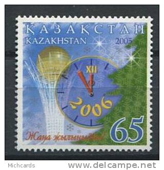 102 KAZAKHSTAN 2005 - Nouvel An Pendule - Neuf Sans Charniere (Yvert 441) - Kazakhstan