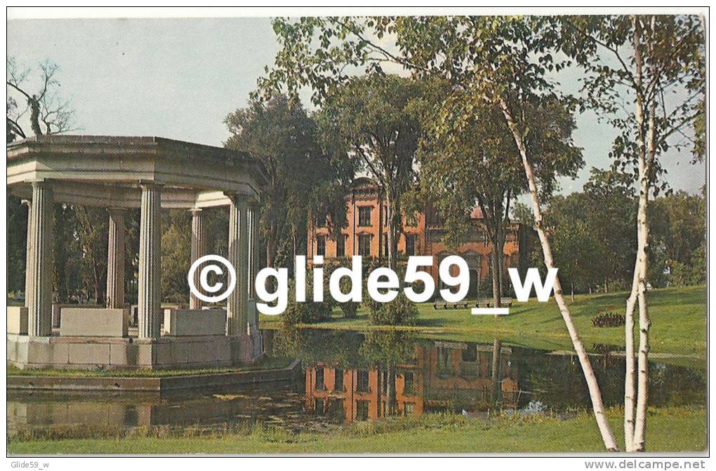 NEW-YORK - Saratoga Springs - Congress Park Showing World WarI Memorial - Saratoga Springs