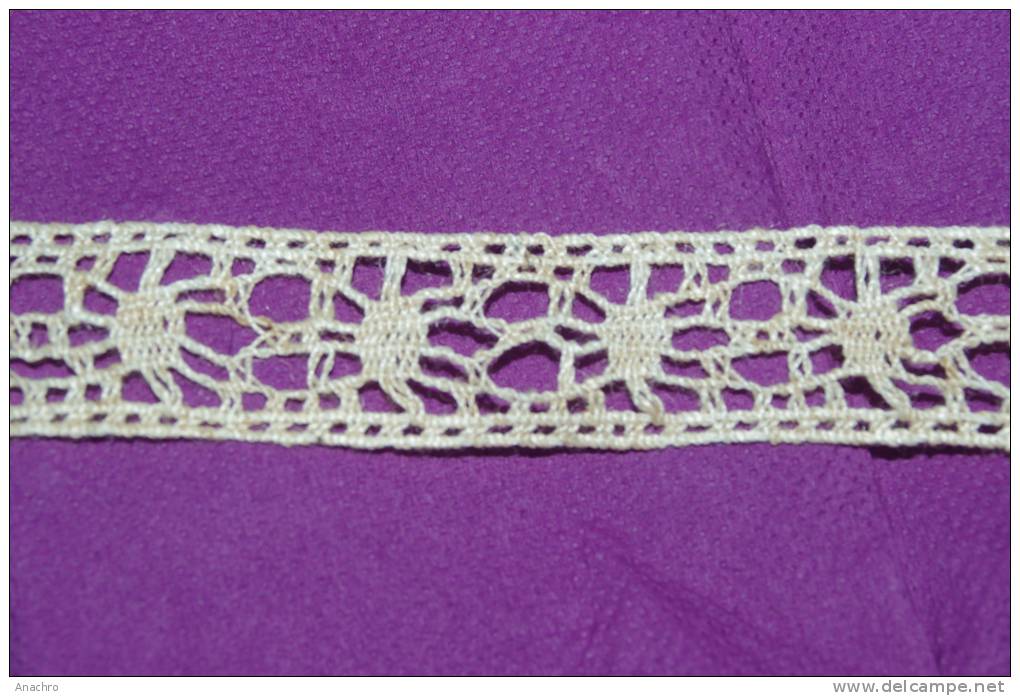 DENTELLE BRODERIE Ancienne 4.17 M X 2 Cms De Large - Spitzen Und Stoffe