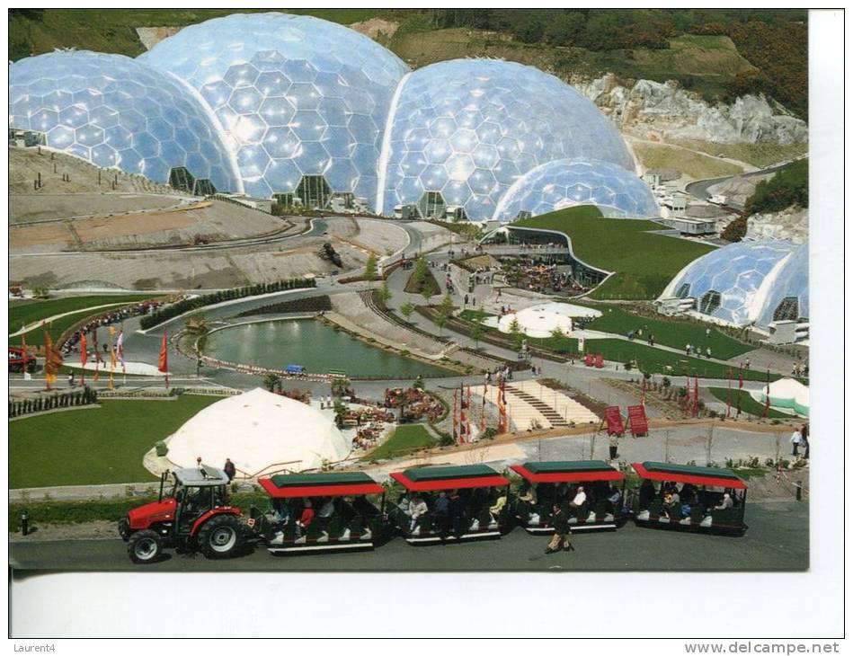 (789) Eden Prject - Cornwall - Tractor And Futurustic Dome Building ? - Sonstige & Ohne Zuordnung