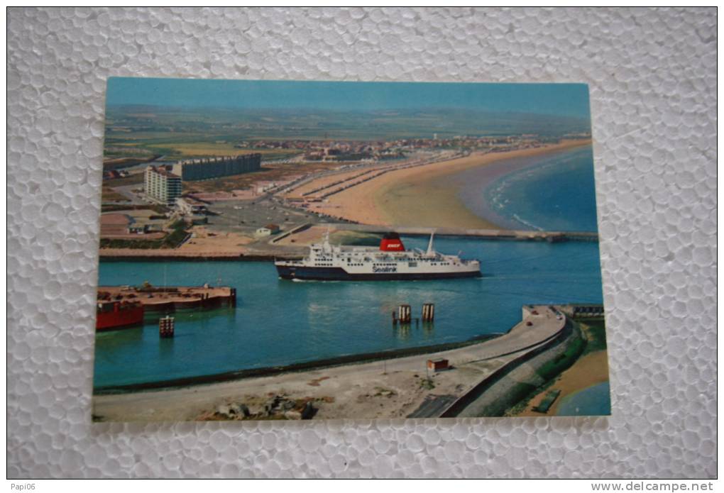 62.- CALAIS. Côte D'Opale.  La Plage Et L'entrée Du Port - Calais