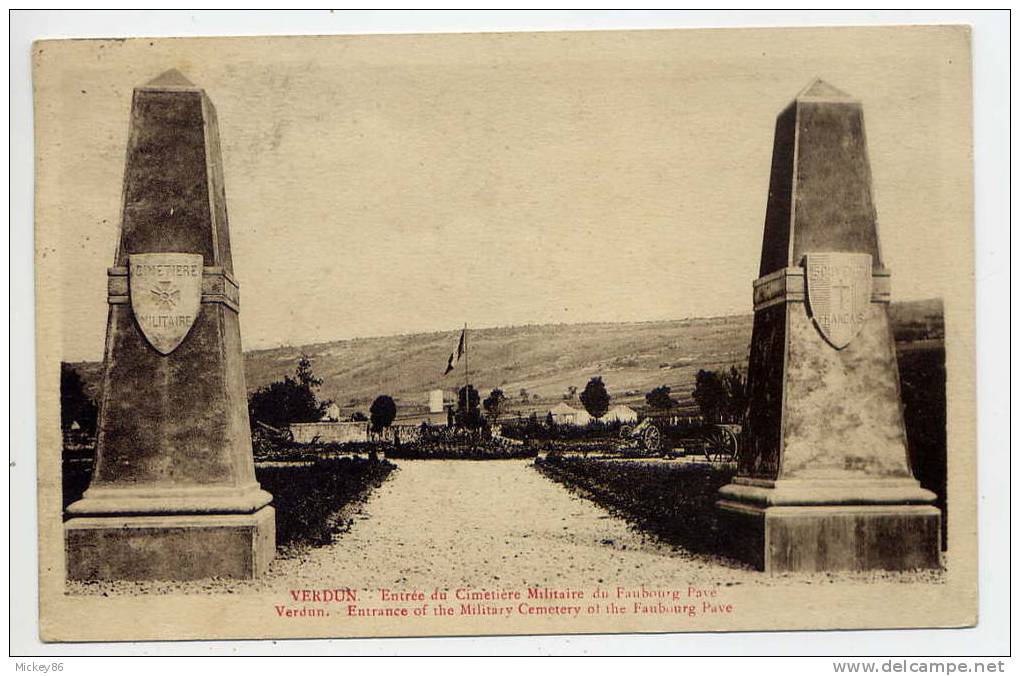 VERDUN-1934- Entrée Du Cimetière MilitaireFaubourg Pavé,Photo Verdun M.C-cachet Daguin"Verdun Et Ses Champs De Bataille" - Verdun