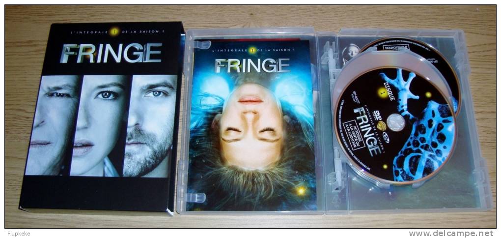 Fringe Intégrale De La Saison 1 Dvd Zone 2 Vf / Vostfr Anna Torv Joshua Jackson 2008-2009 - TV Shows & Series