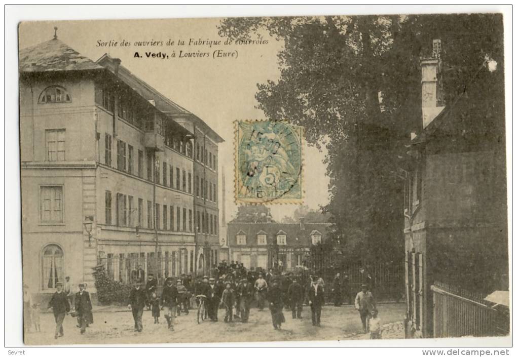 LOUVIERS. - A. Védy- Sortie Des Ouvriers De La Fabrique De Courroies. Carte Publicitaire - Louviers