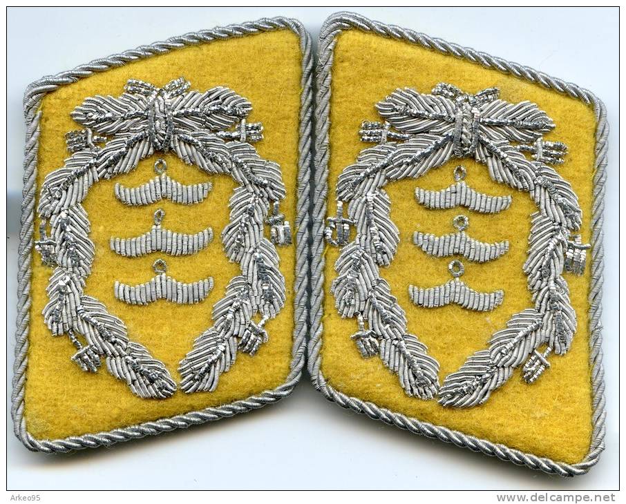 2 Insignes De Col De Colonel De La Luftwaffe, Reproduction Moderne - Uniform