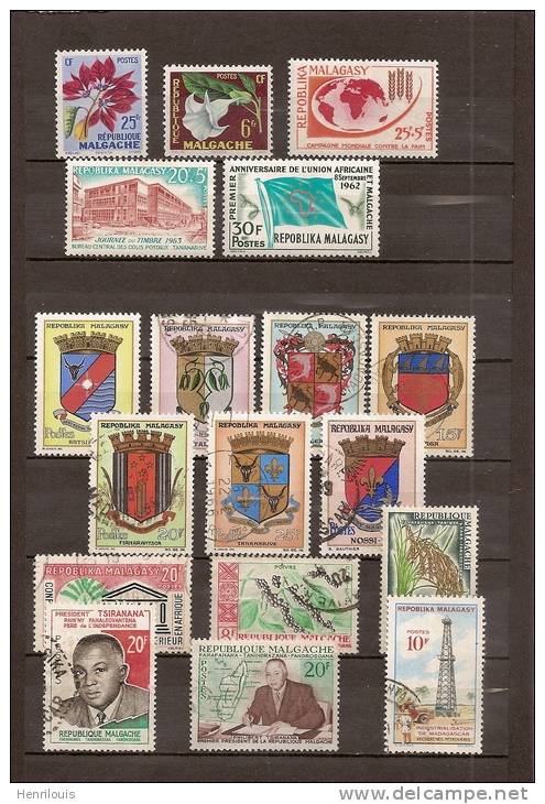 Madagascar  Lot De  Timbres Oblitérés Voir 2 Scans   (ref 613 ) - Mezclas (max 999 Sellos)