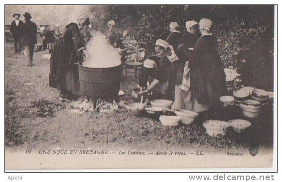 UNE NOCE EN BRETAGNE (.les Cuisines Apres Le Repas ) - Autres & Non Classés