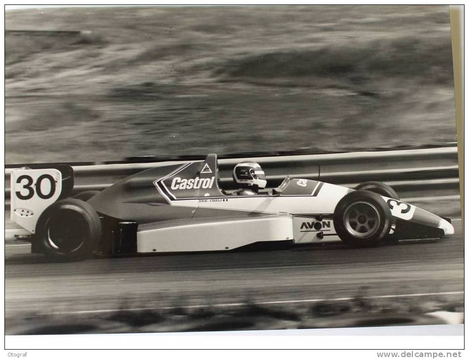 Automobile - Photo  D´ Eric CHELI - F 3000 - Car Racing - F1