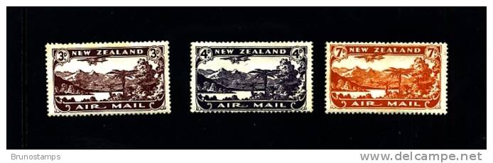 NEW ZEALAND - 1931  AIR MAIL  SET MINT VERY LIGHTLY HINGED - Neufs