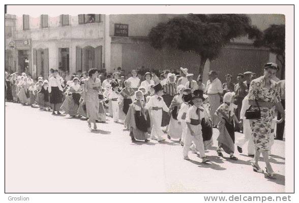 LE BEAUSSET (VAR) CARTE PHOTO DE LA FETE DE SAINT ELOI (FOULE ET ENFANTS DEGUISES) - Le Beausset