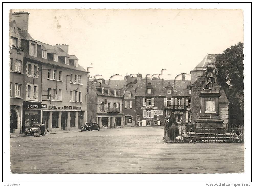 Lesneven (29) :  L'Hôtel De La Grande Maisonet L'Hôtel De France Place Du Général Flé En 1950 (animé). - Lesneven