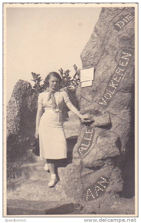 21781 Carte Photo, Femme "aan Alle Volkeren Die  -pas D'autres Indications - Autres & Non Classés