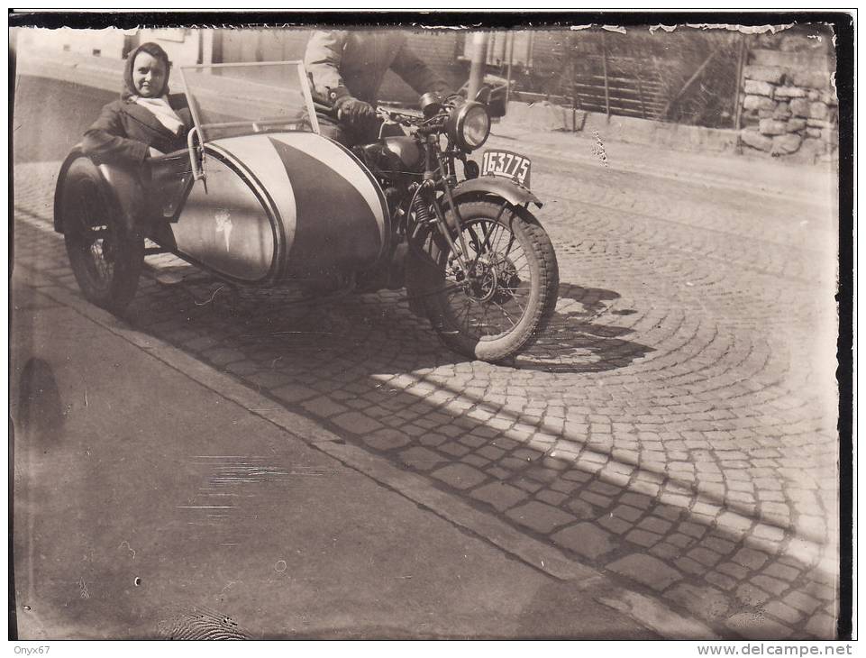 PHOTO 120 X 90mm - Jeune Femme Dans SIDE-CAR- MOTO -MOTOCYCLETTE--TRANSPORT- - Motos