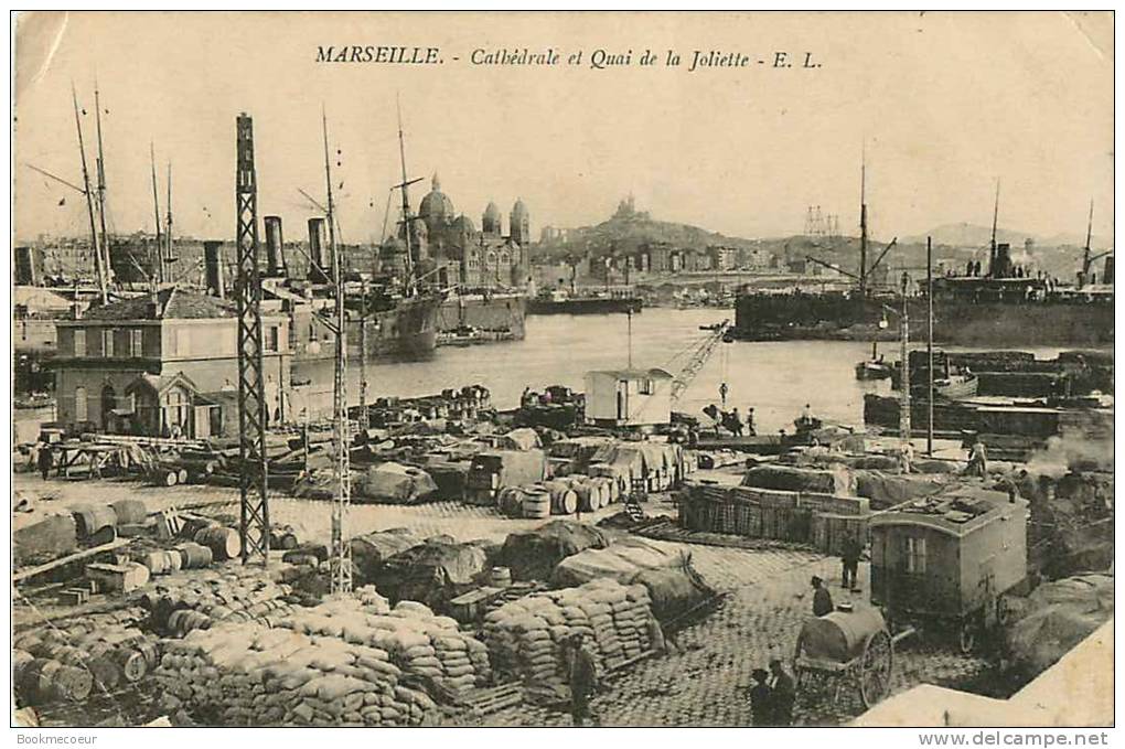 13  MARSEILLE  CATHEDRALE ET QUAI DE LA JOLIETTE - Joliette, Hafenzone