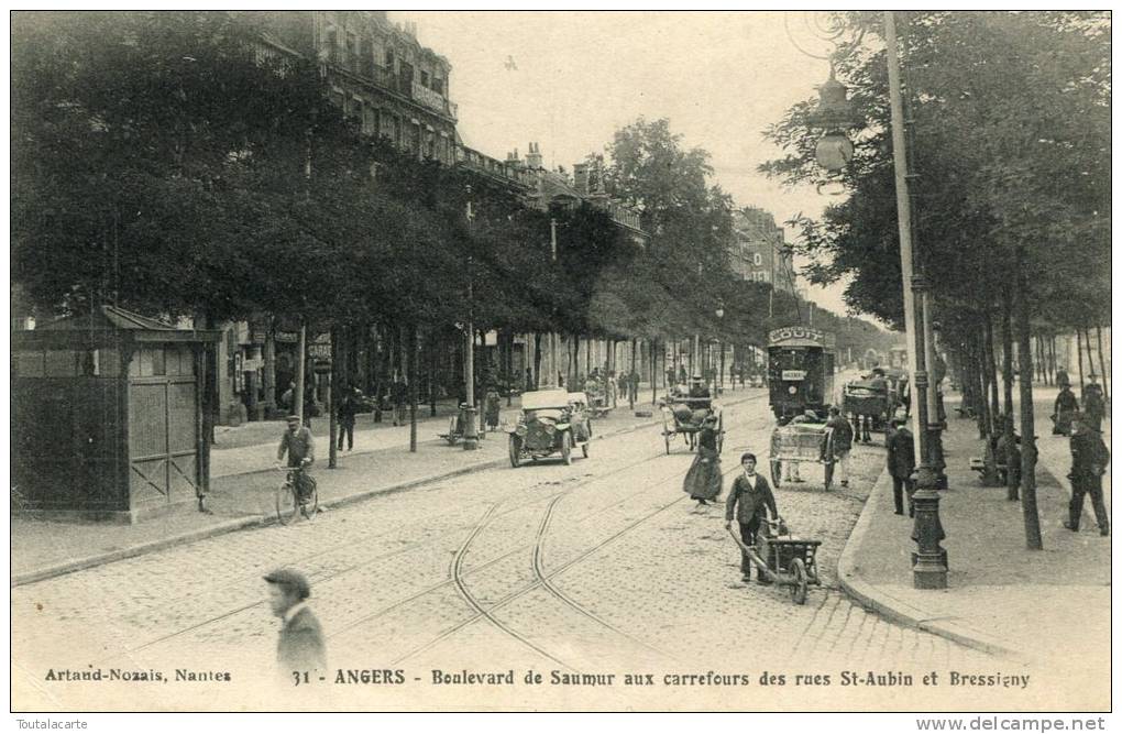 CPA 49 ANGERS BOULEVARD DE SAUMUR AUX CARREFOURS DES RUES ST AUBIN ET BRESSIGNY 1915 - Angers