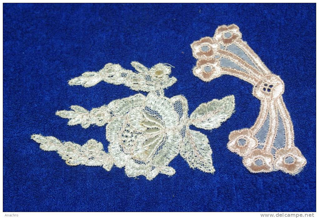 Pièces  PARURE De LINGERIE  DENTELLE Sur TULLE BRODERIE Ancienne Et PASSEMENTERIE - Spitzen Und Stoffe