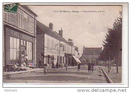 18 En Berry - Baugy - Place Nationale , Côté Est - Animé  Enfants Femmes Magasins Boutiques CAFE DELARUE , HOTEL DE LA . - Baugy