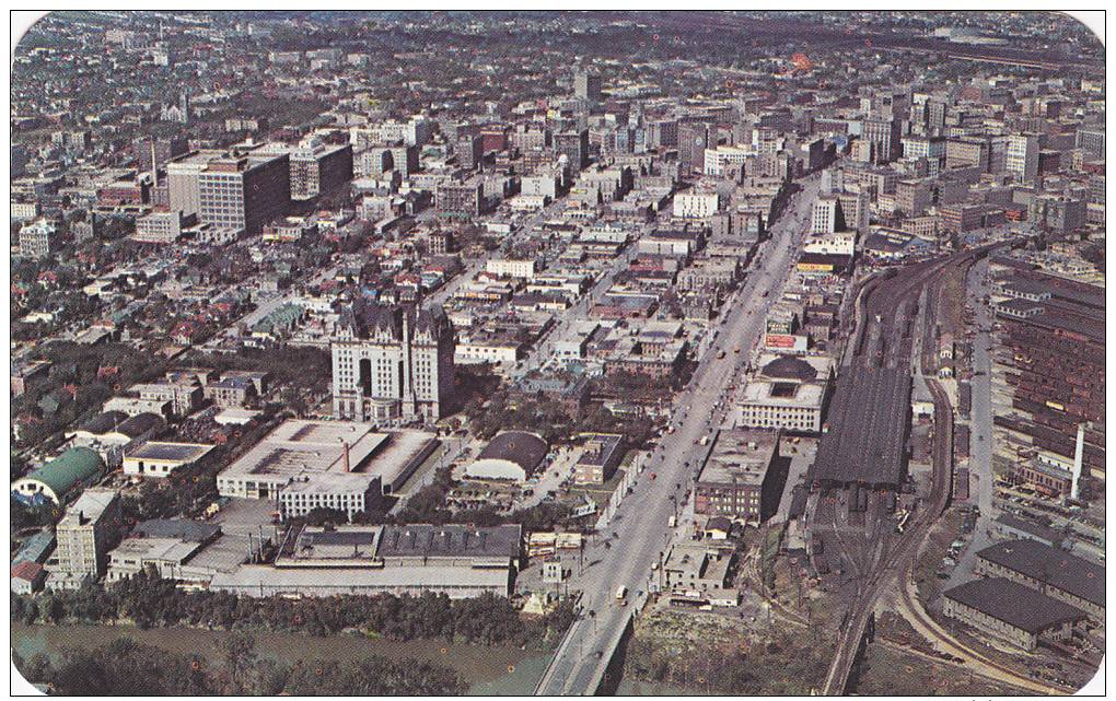 An Aerial View Of Part Of Winnipeg,  Manitoba,  Canada,  PU_1954 - Winnipeg