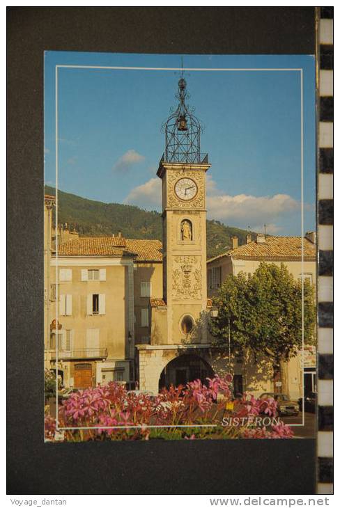 CP, 04, Sisteron Place De L'horloge - Sisteron