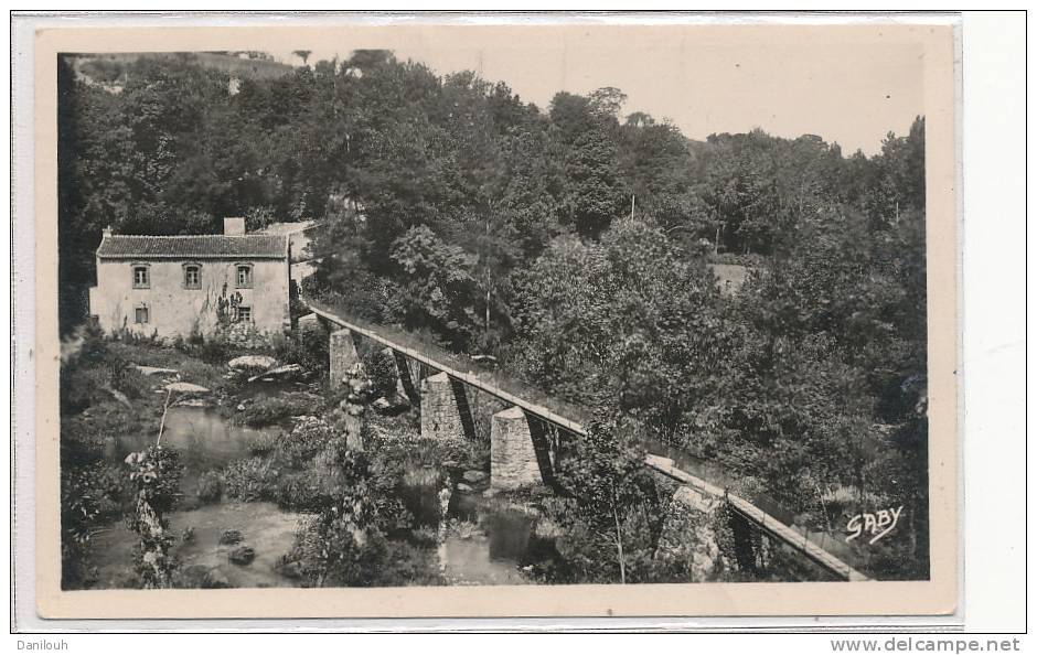 44 // AIGREFEUILLE SUR MAINE    Le Moulin Et La Passerelle   Artaud édit  CPSM 9 X 14 - Aigrefeuille-sur-Maine