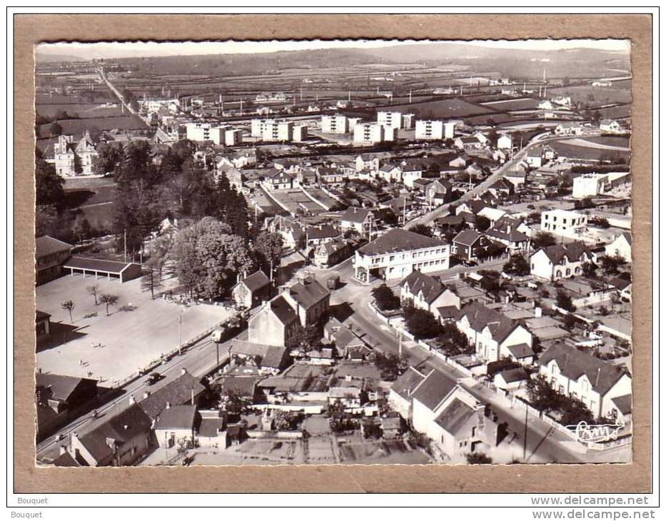 SAÔNE ET LOIRE - GUEUGNON - CPSM -  236-54 A - Vue Aérienne Sur Le Guide - Ecole - Garage SIMCA - éditeur COMBIER - Gueugnon