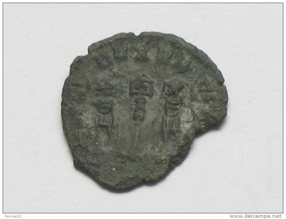 Monnaie Romaine à Identfier . Petit Bronze - Autres & Non Classés