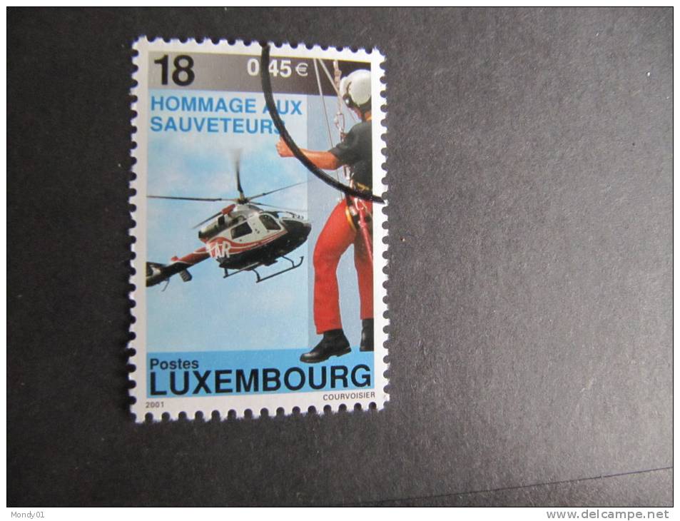 1046 Helicoptere Helicopter Secours Sauvetage   Luxembourg  Timbre Specimen Presse Journal Rare Oblitération 2001 - Secourisme