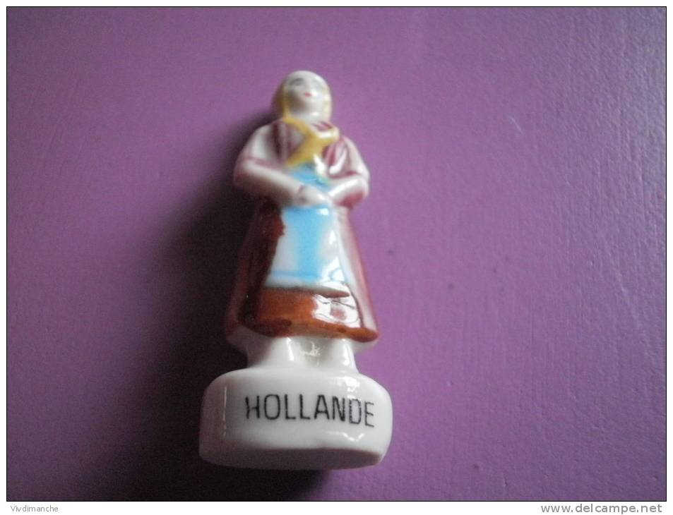 FEMME HOLLANDE - FEVE ANCIENNE COULEUR LEGEREMENT BLANC CASSE COMME LA SERIE BRILLANTE - Landen