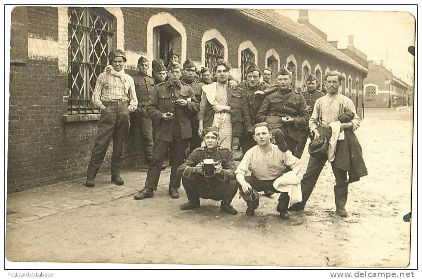 Soldiers Posing For The Camera - & Photocard - Leopoldsburg