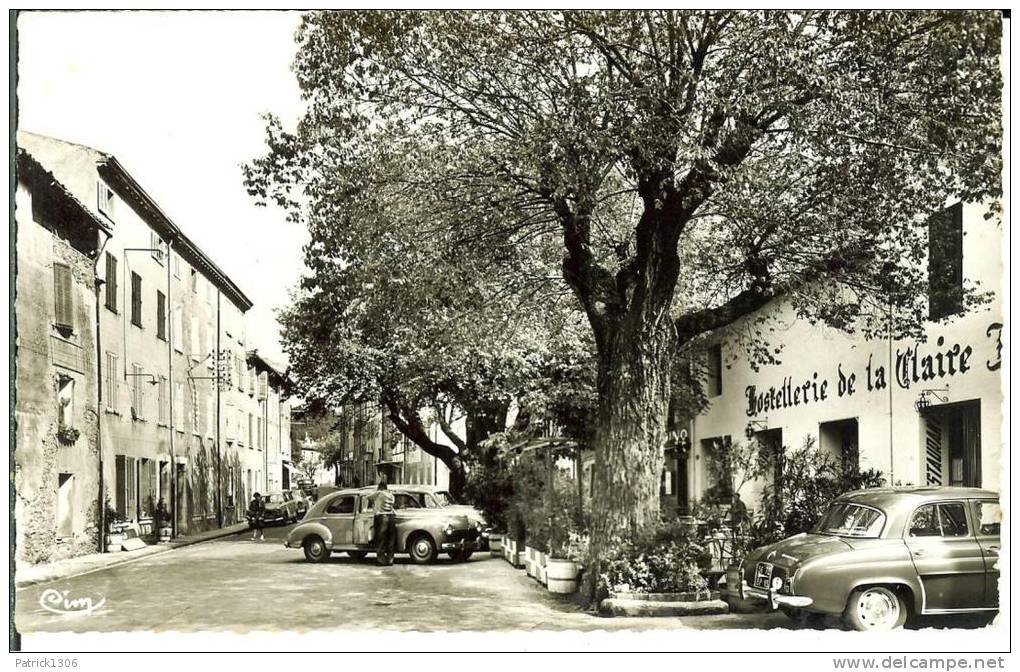 CPSM  LA GARDE FREINET, Place Vieille, Hostellerie De La Claire Fontaine  7622 - La Garde Freinet