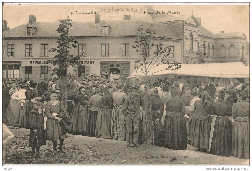 Cpa80 Villers Bretonneux Place De La Mairie - Villers Bretonneux