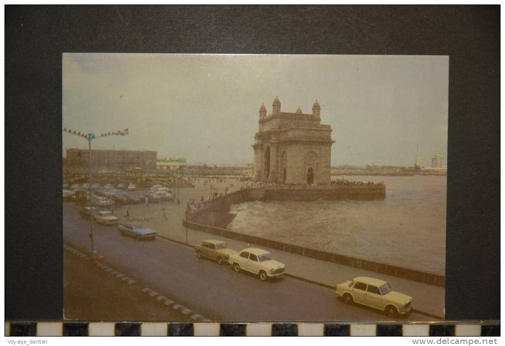 INDE  BOMBAY GATEWAY OF INDIA   VOITURES   VOYAGEE 1984 - India