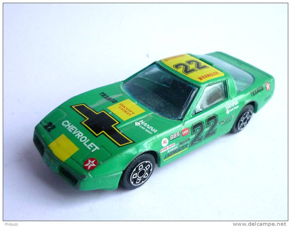 VOITURE - AUTOMOBILE -  BURAGO - CHEVROLET CORVETTE VERTE - 1/43 ème - Burago