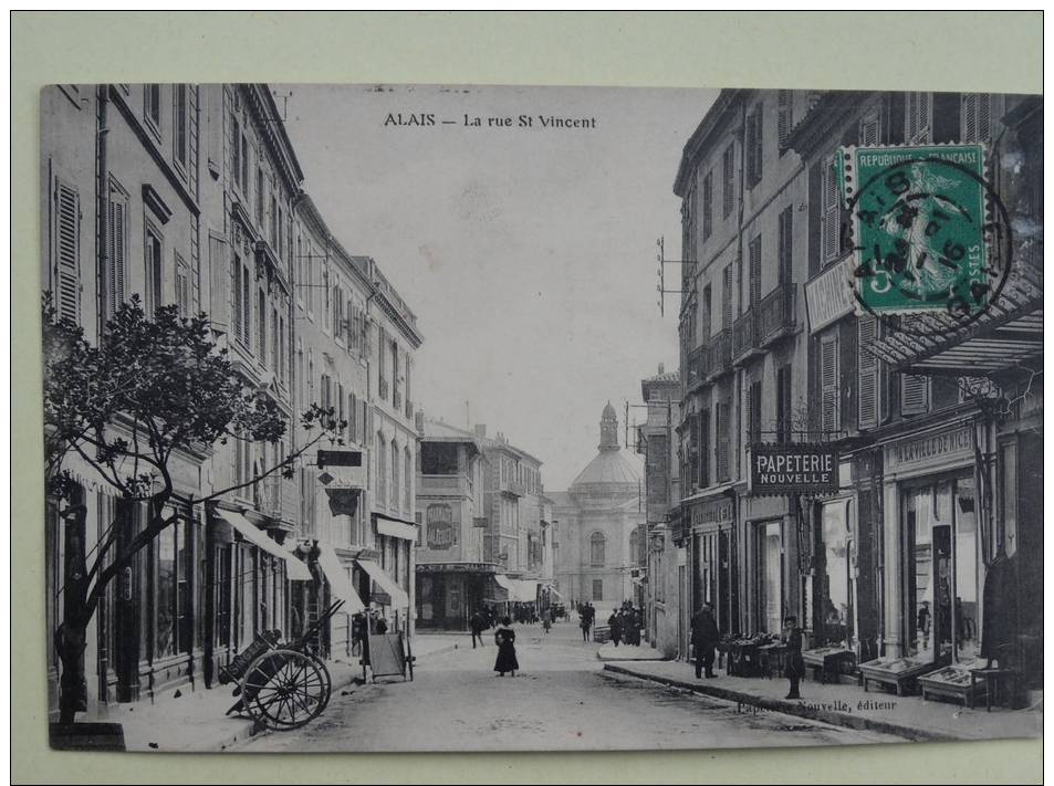 Alais  La Rue St Vincent - Alès