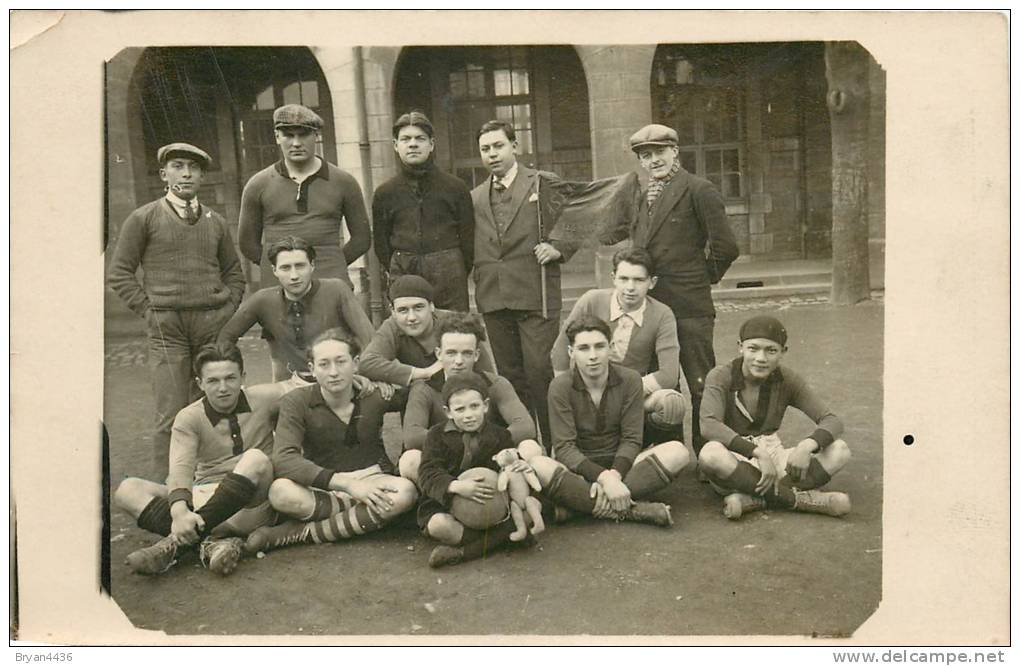 Carte Photo - L´Equipe De Football (Fanion "les Boulons - ASL?) - à Localiser - Thème Sport - Football - (voir 2 Scans) - To Identify