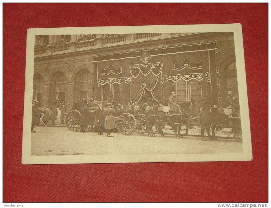 BRUXELLES -   Le Soldat Inconnu - Le Cercueil Est Attaché Au-dessus Du Canon  Le 11 Novembre 1922 - Fêtes, événements