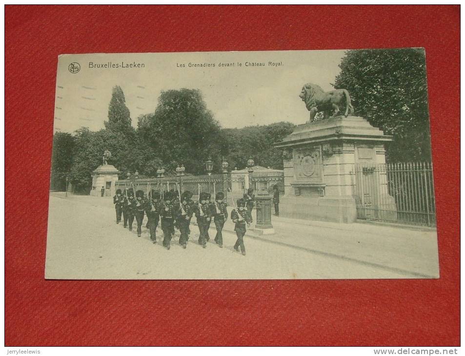 BRUXELLES -  Les Grenadiers Devant Le Château Royal   -  1919 - Feesten En Evenementen